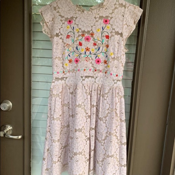 Sequin Hearts Other - Sequin hearts floral lace dress